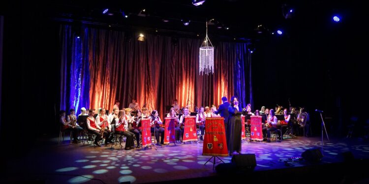 Przecław: Jest umowa na budowę Sali gimnastycznej w Kiełkowie!