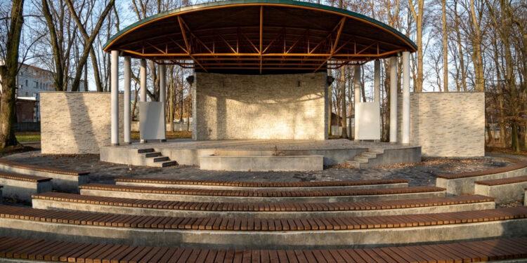 Nisko: Dobiegła końca rozbudowa amfiteatru parkowego