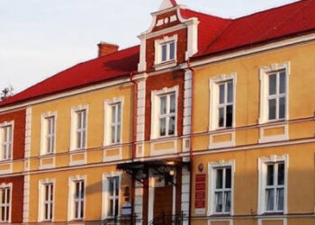 Stalowa Wola: Trzy firmy wystartowały w przetargu na budowę windy w PSP7