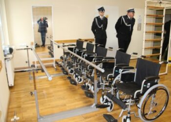 Stalowa Wola: Strażacy z Dzierdziówki zakupili sprzęt do Zakładu Pielęgnacyjno-Opiekuńczego