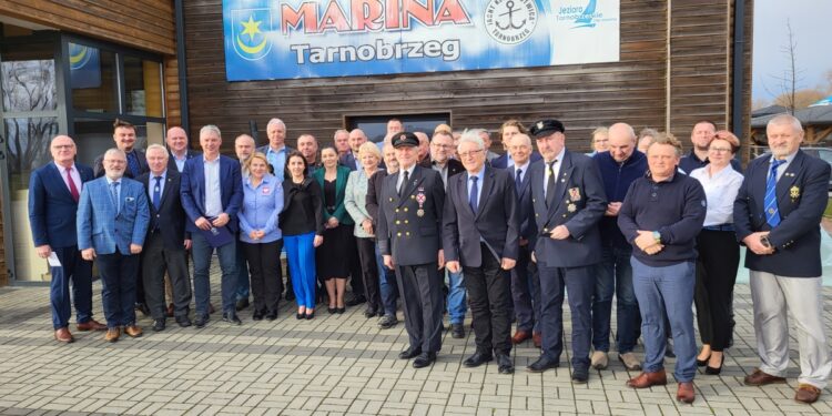 Tarnobrzeg. Nad Jeziorem Tarnobrzeskim obradował konwent Polskiego Związku Żeglarskiego