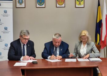 Grębów. Uregulują koryto Dąbrówki, wzmocnią skarpę i wyremontują drogę