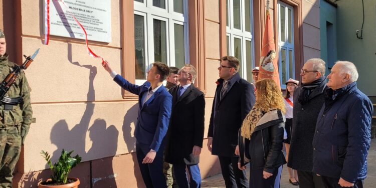 Sandomierz: Uczczono pamięć niezłomnej sandomierskiej młodzieży.