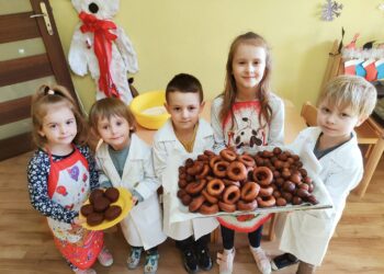 Sandomierz: Tłusty czwartek u przedszkolaków.