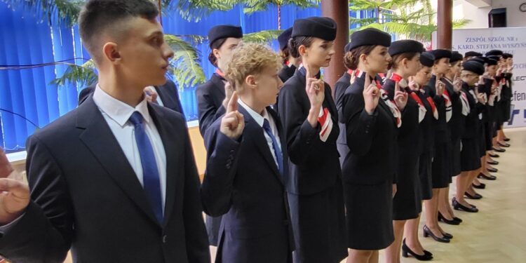 Tarnobrzeg. Ślubowanie przyszłych stewardów i stewardes