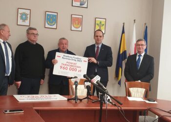 Powiat tarnobrzeski, Tarnobrzeg. Pieniądze na drogi.