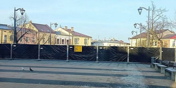 Mielec: Rozpoczął się remont fontanny