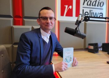 Sandomierz: „Po drugiej stronie” – o poezji z ks. Wojciechem Kanią.