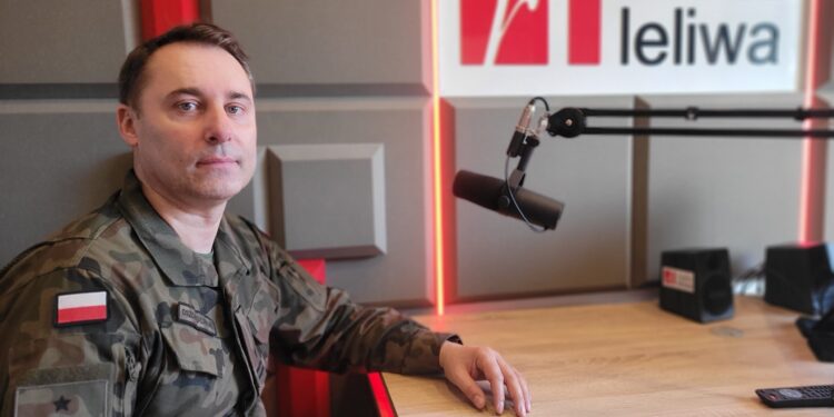 Sandomierz, Pińczów: Wojskowe targi służby i pracy.