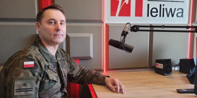 Sandomierz, Pińczów: Wojskowe targi służby i pracy.