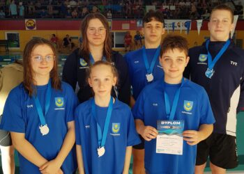 Tarnobrzeg: 16 medali UKS Delfin Tarnobrzeg, III miejsce Drużynowo w MemorialeJerzego Szczerbatego – Puchar Ziemi Podkarpackiej w pływaniu.