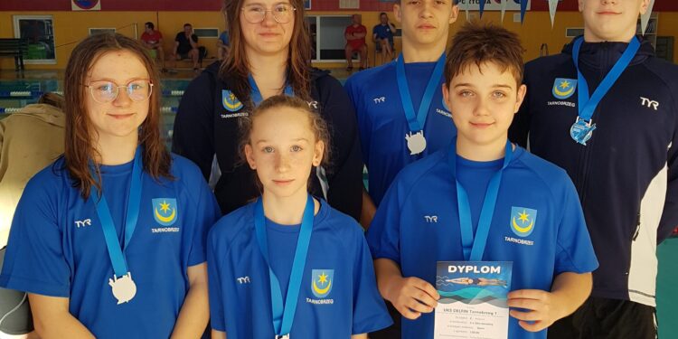 Tarnobrzeg: 16 medali UKS Delfin Tarnobrzeg, III miejsce Drużynowo w MemorialeJerzego Szczerbatego – Puchar Ziemi Podkarpackiej w pływaniu.