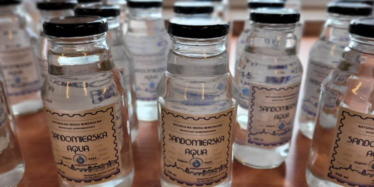 Sandomierz: 'Sandomierska Aqua’ – po raz pierwszy w butelkach.
