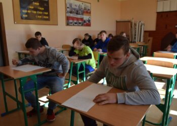 Sandomierz: Młodzież z Mokoszyna uczciła pamięć Żołnierzy Niezłomnych.