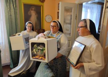 Sandomierz: Transporty humanitarne Caritas na Ukrainę.