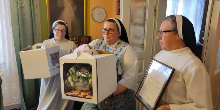 Sandomierz: Transporty humanitarne Caritas na Ukrainę.