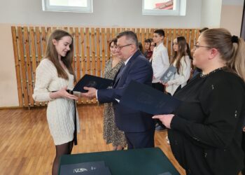 Grębów. Wręczono stypendia motywujące
