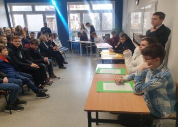 Tarnobrzeg. Młodzi z „Małego Księcia” debatowali o przyszłości pieniądza.