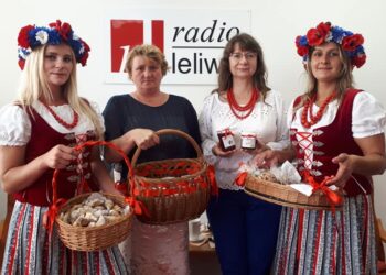 Szydłów, Brzeziny, Warszawa: Betulanki na „Dniu Kobiet na ludowo”.