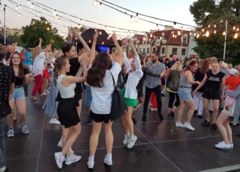 Tarnobrzeg. Wydarzenia kulturalne: kabarety, koncerty, potańcówki.