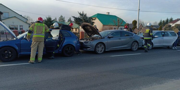 Tarnobrzeg: Zderzenie czterech pojazdów.