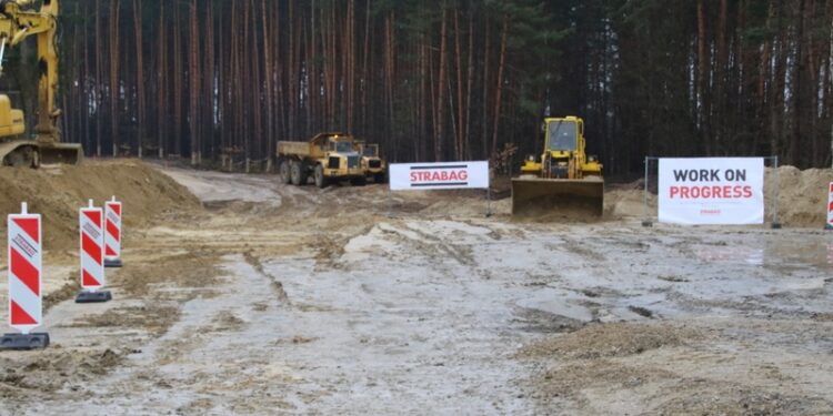 Sieraków, Dąbrowica: Ruszyła przebudowa ostatniego odcinka gruntowej drogi wojewódzkiej