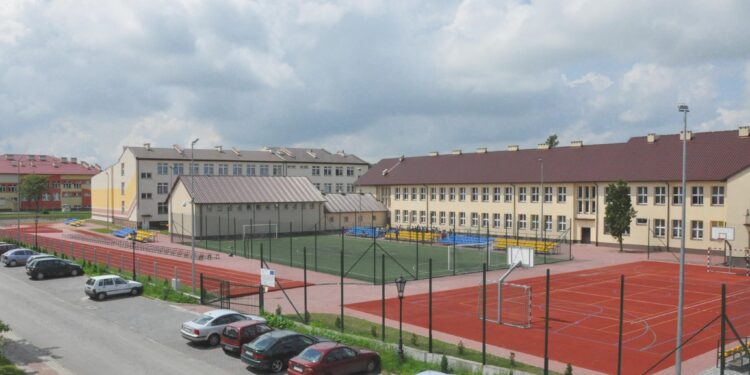 Połaniec. Rok jubileuszu Zespołu Szkół