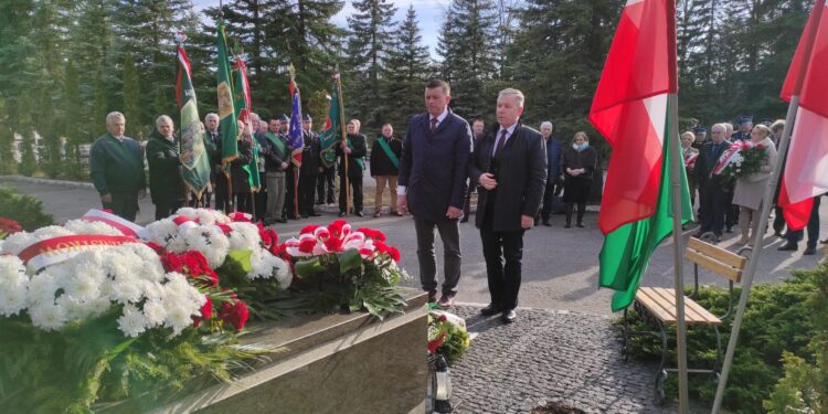 Mielec: Mielec uczcił  pamięć Ofiar Zbrodni Katyńskiej i Ofiar Katastrofy Smoleńskiej.