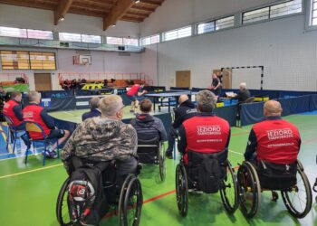 Tarnobrzeg. Niepełnosprawni tenisiści stołowi rywalizowali w Drużynowych Mistrzostwach Polski