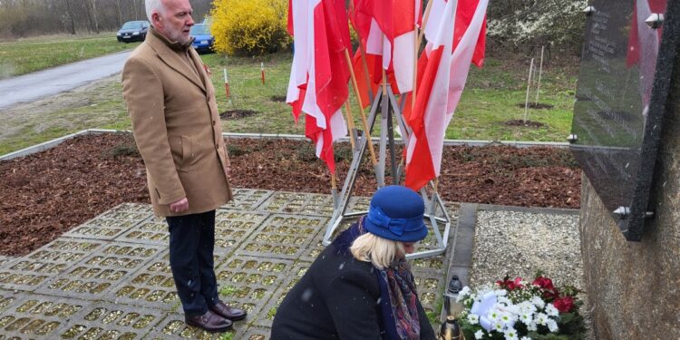 Tarnobrzeg. Pamiętali o ofiarach Katastrofy Smoleńskiej