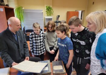 Sandomierz: „Bez korzeni nie zakwitniesz – moja wielka i mała Ojczyzna” – konkurs genealogiczny.