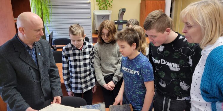 Sandomierz: „Bez korzeni nie zakwitniesz – moja wielka i mała Ojczyzna” – konkurs genealogiczny.