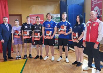 Sichów Duży: Młodzież powołana do kadry narodowej w przeciąganiu liny.