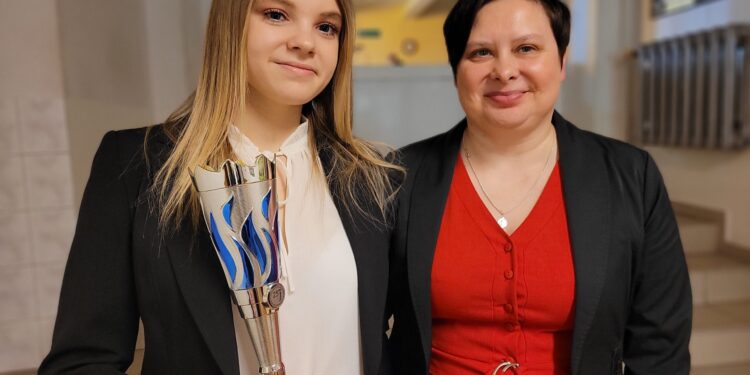 Sandomierz: Laur świętej Jadwigi Królowej dla Michaliny Meszek.