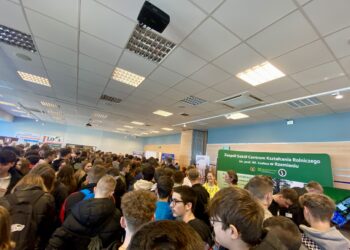 Mielec: Ósmoklasiści w poszukiwaniu  dalszego kierunku kształcenia.