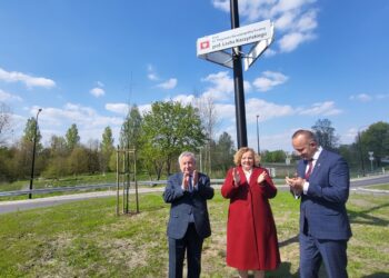 Baranów Sandomierski. Nowa droga i rondo w Skopaniu.