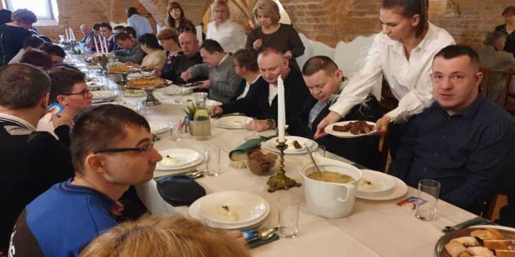 Tarnobrzeg. Śniadanie wielkanocne Tarnobrzeskiego Koła PSONI.