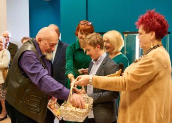 Zawichost: Wernisaż wystawy rzeźby Zenona Bednarskiego.