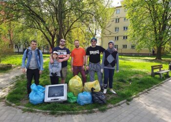 Tarnobrzeg. Dzień Ziemi. Sprzątanie i koncert reggae.