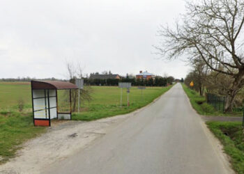 Łazów, Krzeszów: Powiat szuka wykonawcy przebudowy drogi powiatowej 1074R