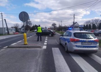 Lipnik: Zderzenia dwóch samochodów na DK 9