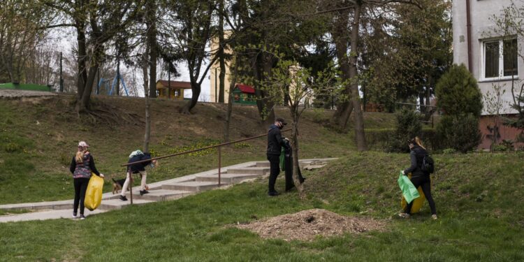 Sandomierz: „Wspólnie sprzątaMY Sandomierz”