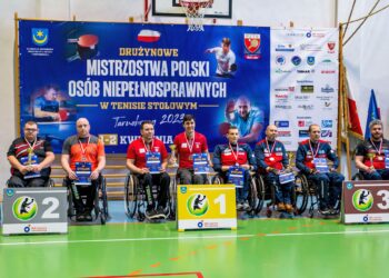 Tarnobrzeg: 5 drużyn IKS JEZIORO Tarnobrzeg na podium w Drużynowych Mistrzostwach Polski w tenisie stołowym.