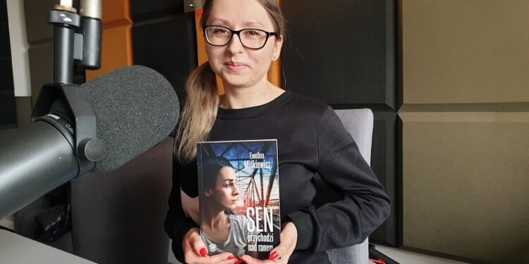 Rozmowa z Eweliną Miśkiewicz, autorką książki „Sen przychodzi nad ranem”.