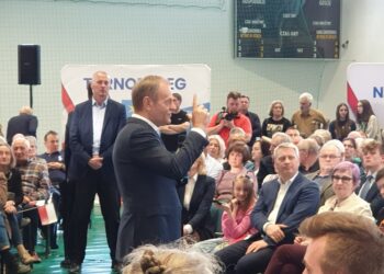 Tarnobrzeg. Przewodniczący PO Donald Tusk spotkał się z mieszkańcami.