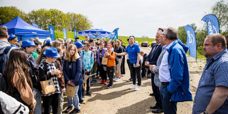 Połaniec: Wiosenna akcja zarybiania Wisły