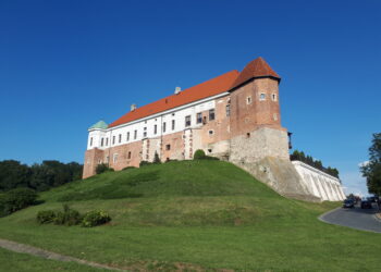 Sandomierz: Tradycje od pokoleń. Obchody jubileuszowe Konwencji UNESCO.