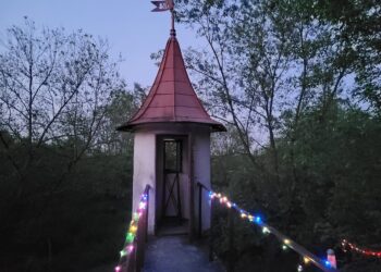 Zawichost: Najsłynniejszy wodowskaz w Polsce w baśniowej scenerii.