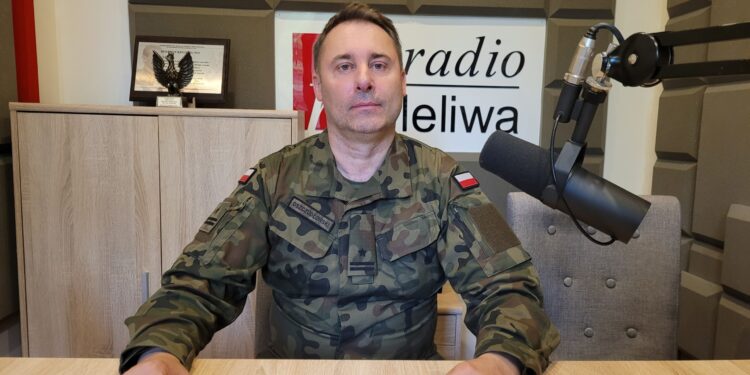 Sandomierz, Opatów, Staszów: „Samoobrona kobiet – zaufaj wojsku”.