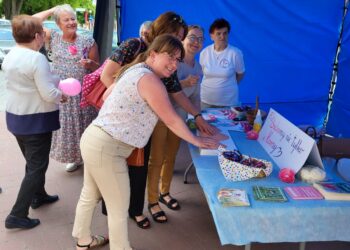 Tarnobrzeg. Amazonki zachęcały do samokontroli piersi